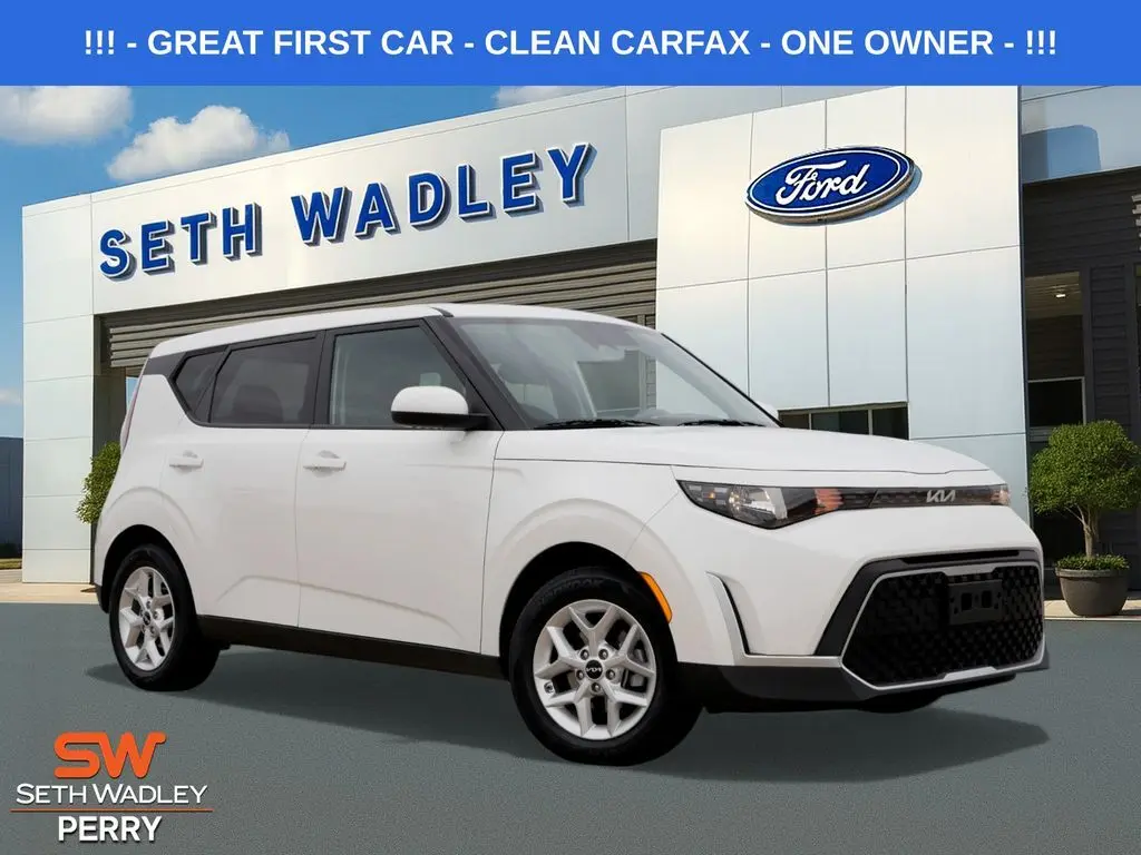 2024 Kia Soul LX's photo