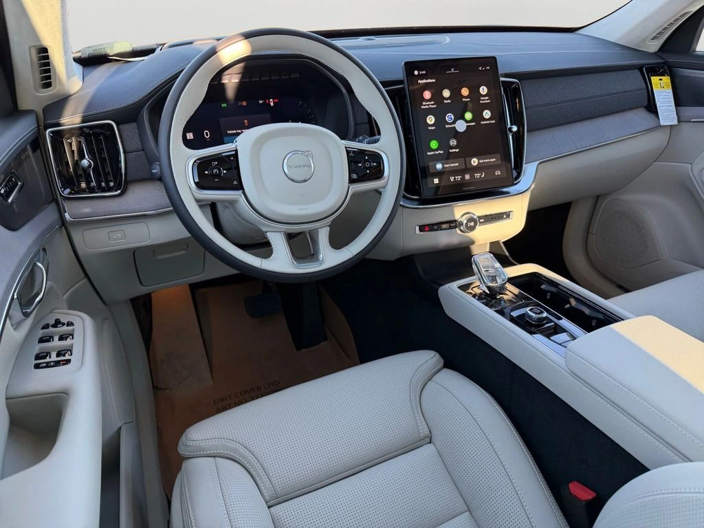 2026 Volvo - image 10