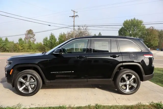 2025 Jeep Grand Cherokee Limited photo 22