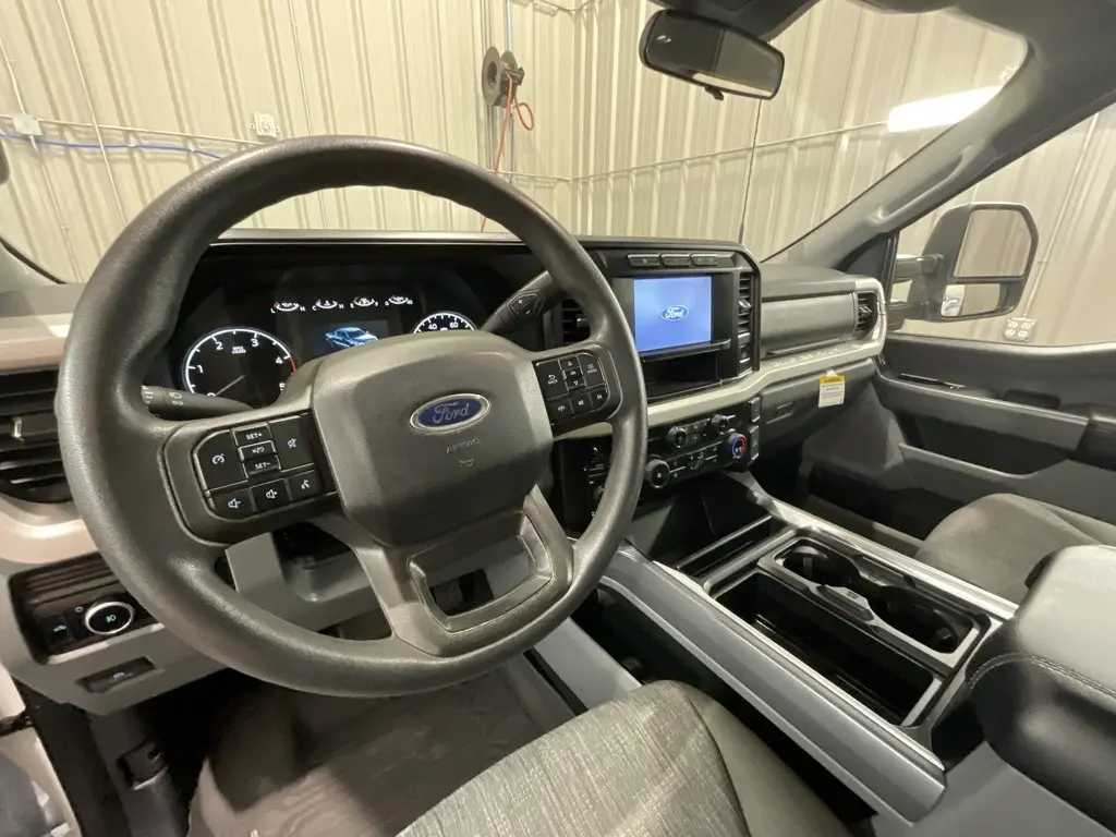 2024 Ford F-250 photo 14