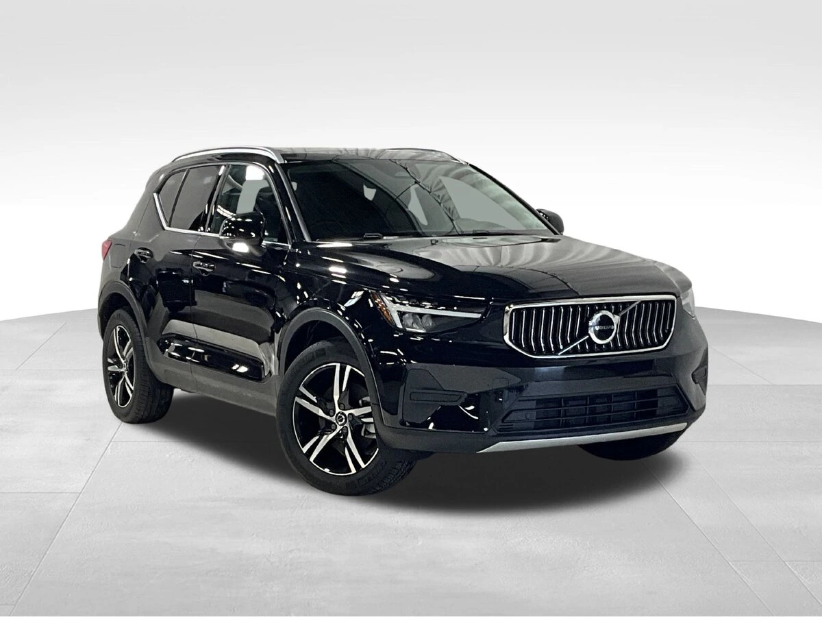 2025 Volvo XC40