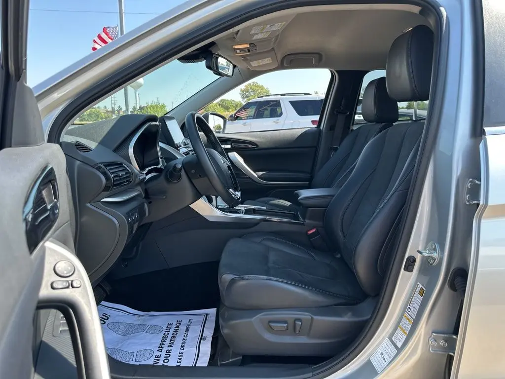 2024 Mitsubishi Eclipse Cross SEL photo 5
