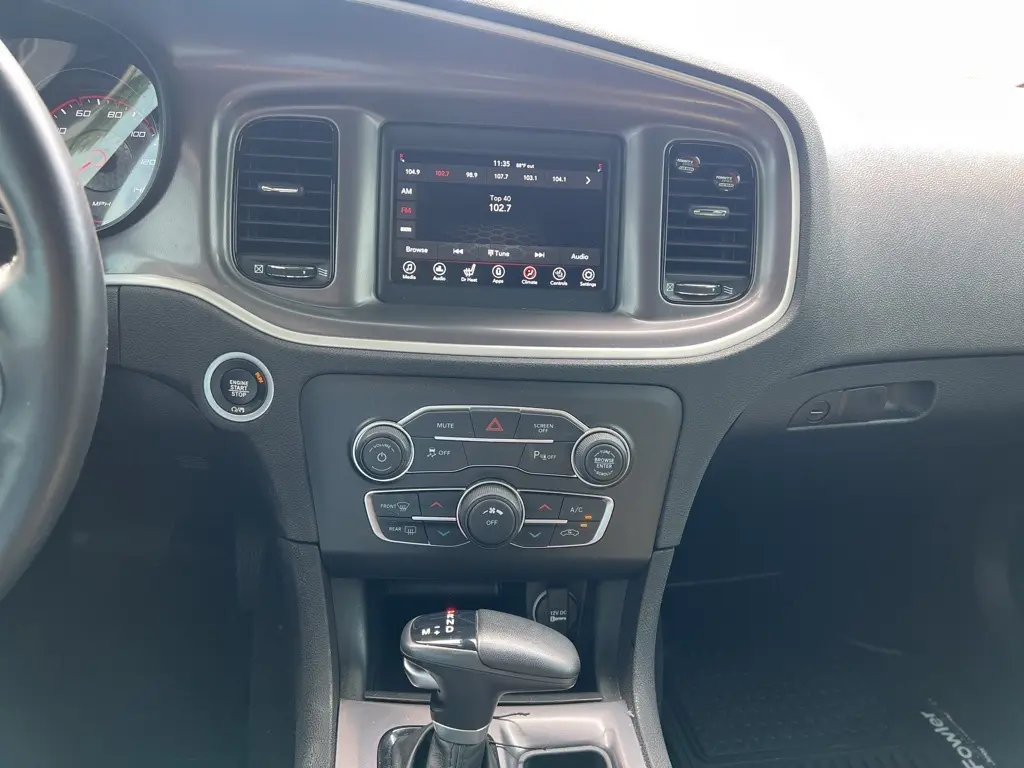 2022 Dodge Charger SXT photo 7
