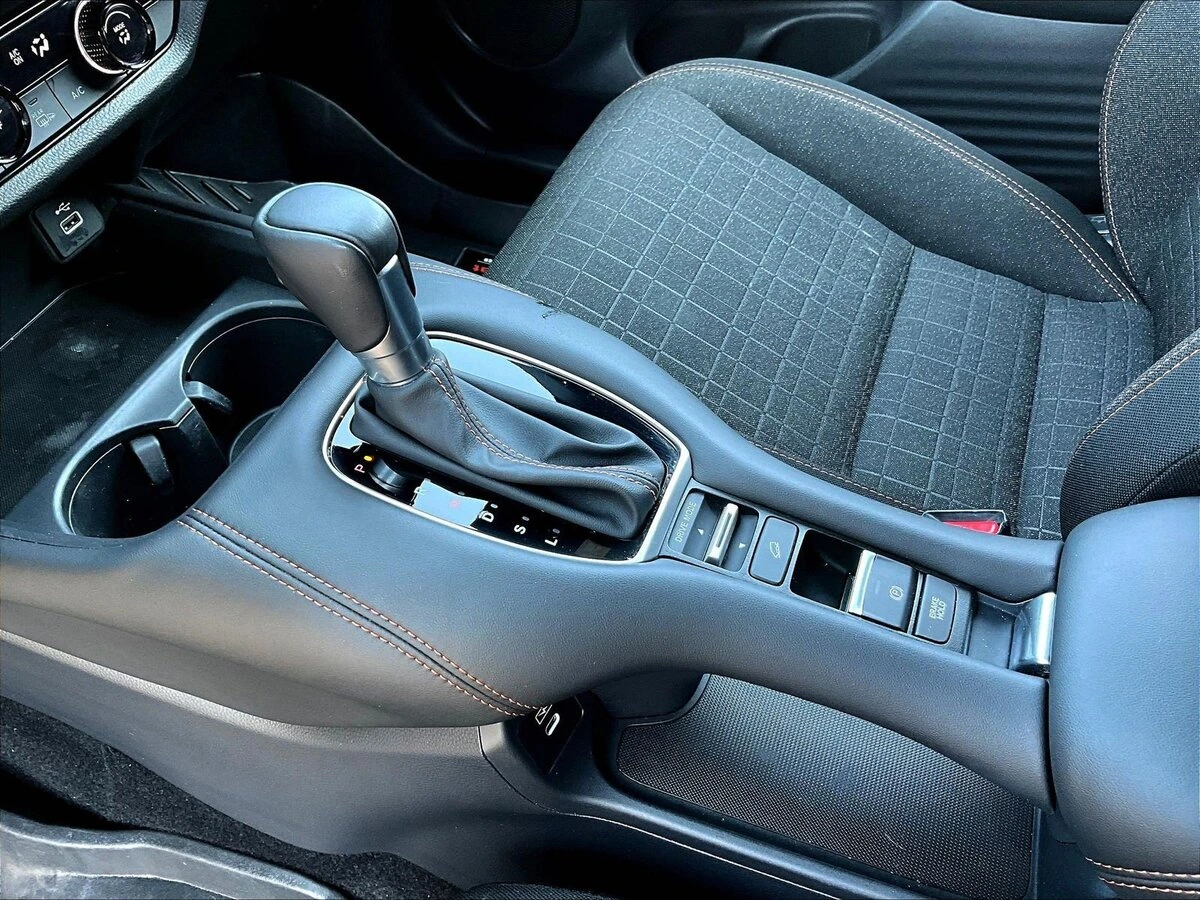 2025 Honda HR-V Sport - Photo 18