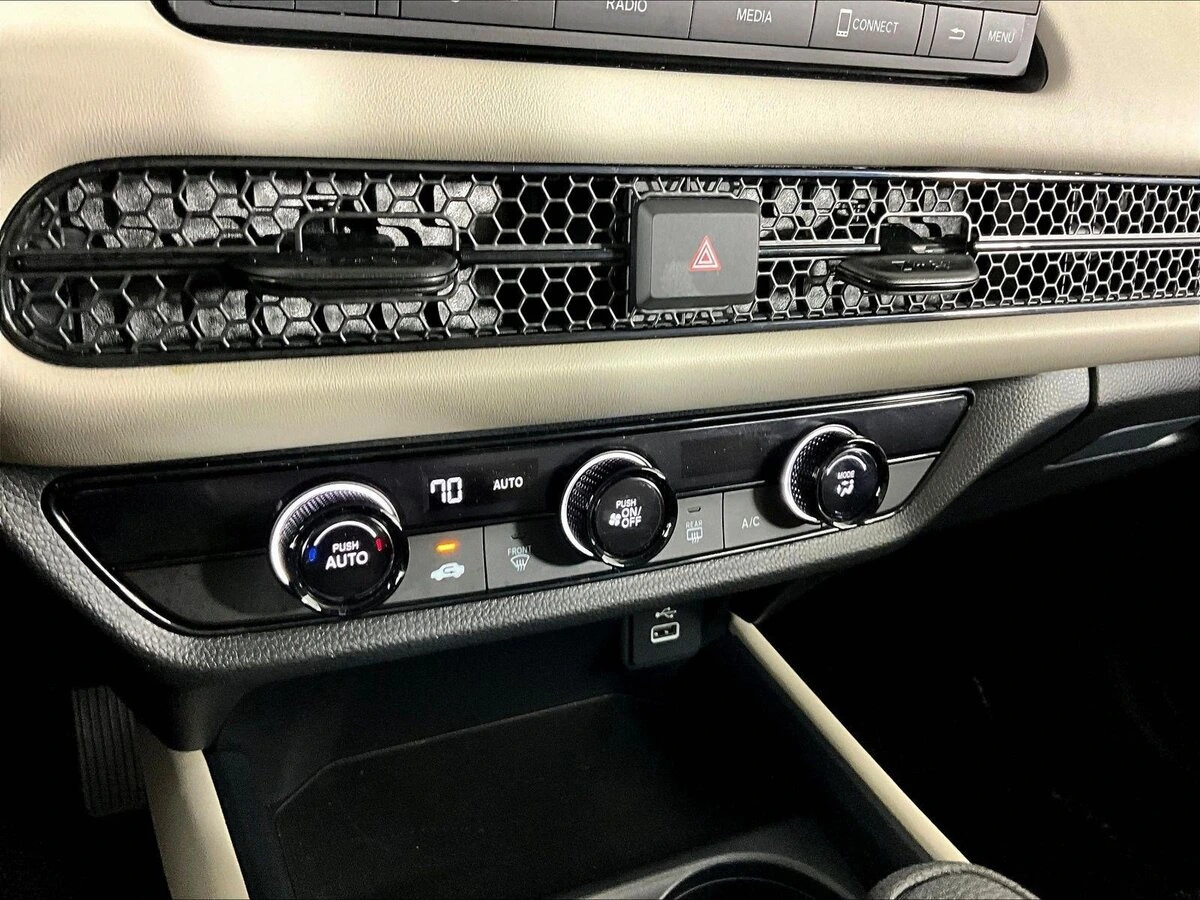 2025 Honda HR-V LX - Photo 15