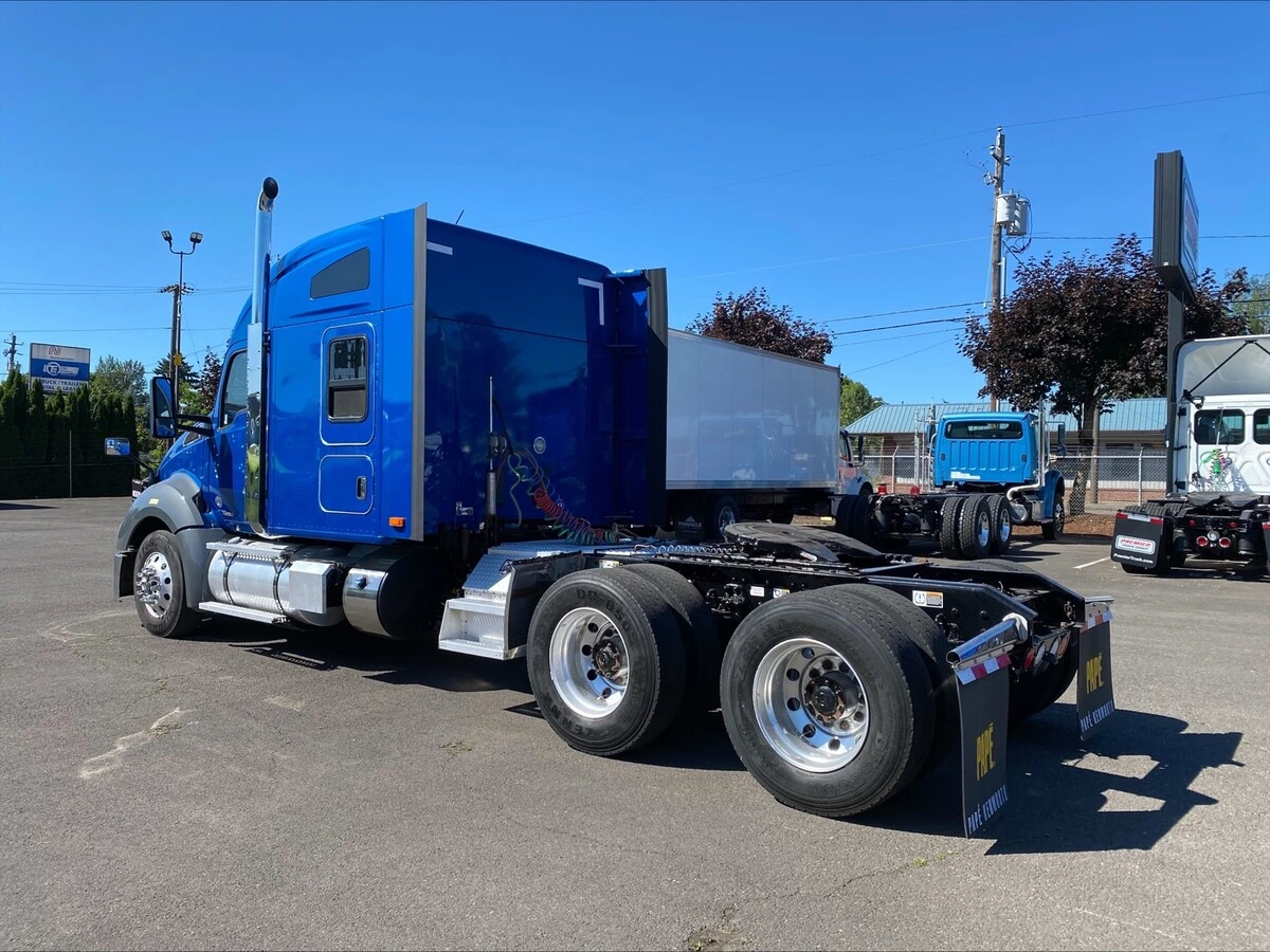 2019 Kenworth T680 — photo 3