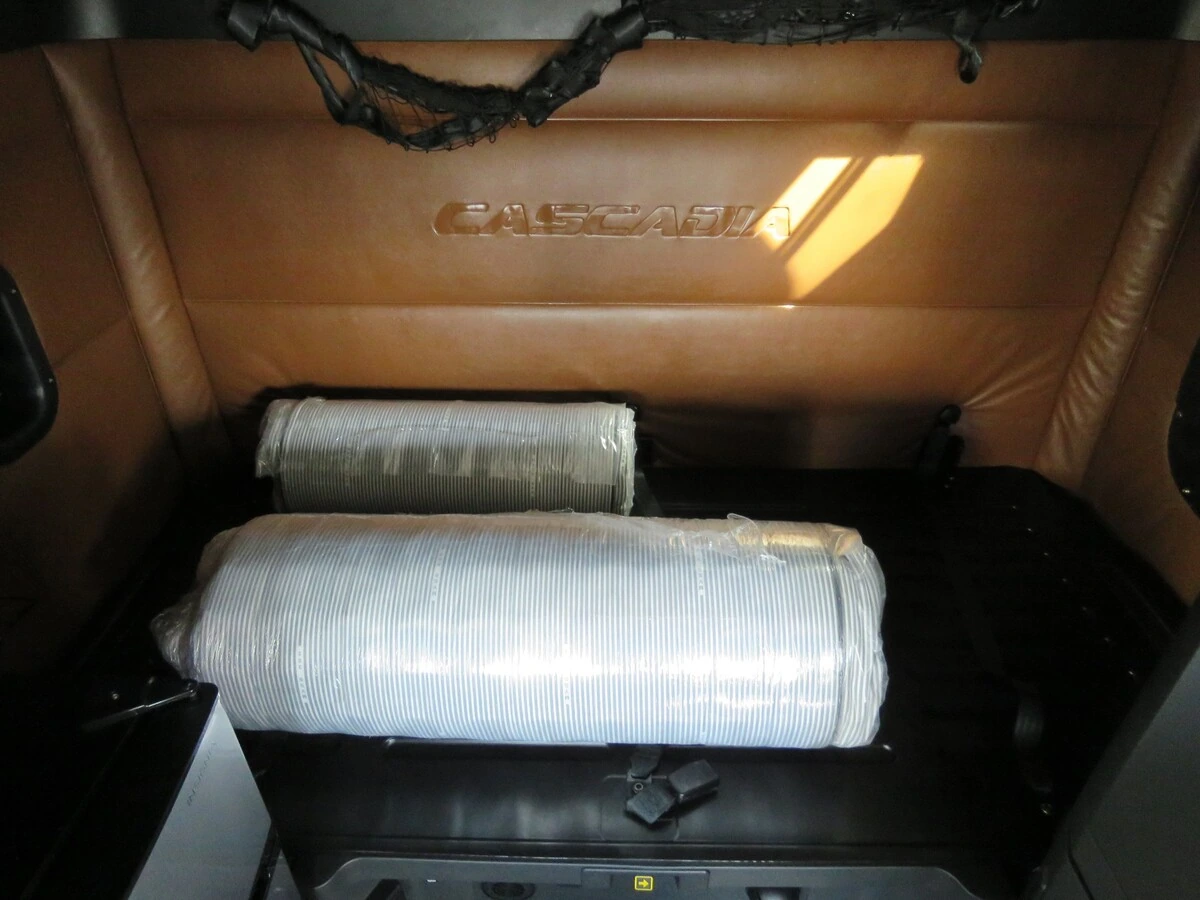 2022 Freightliner Cascadia - image 18