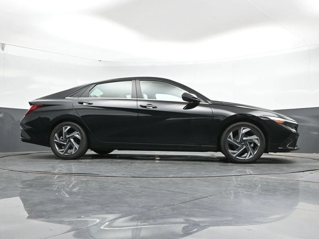 2026 Hyundai Elantra Limited - Photo 43