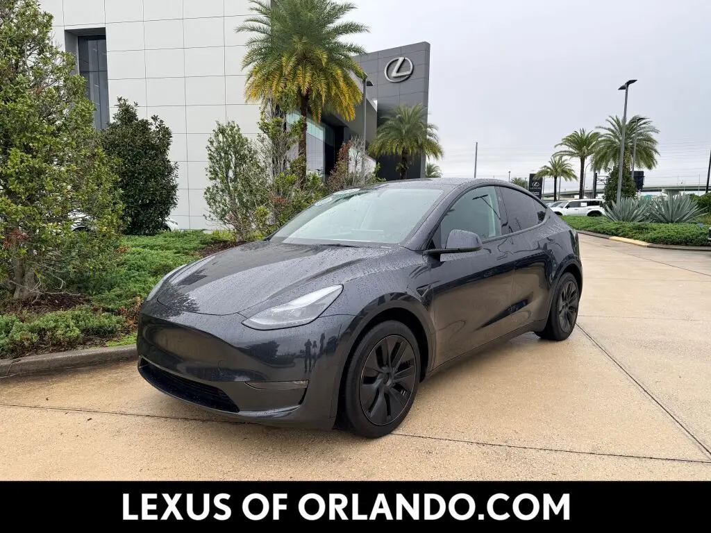 2024 Tesla Model Y Long Range's photo