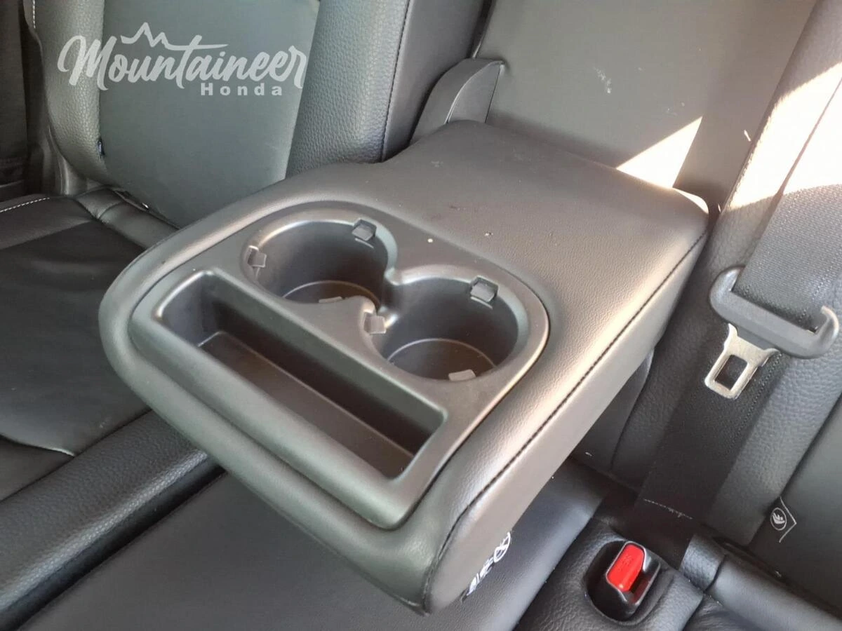 2025 Nissan Pathfinder SL - Photo 38