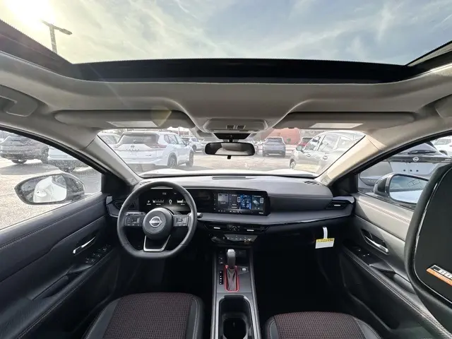2026 Nissan Kicks SR photo 30