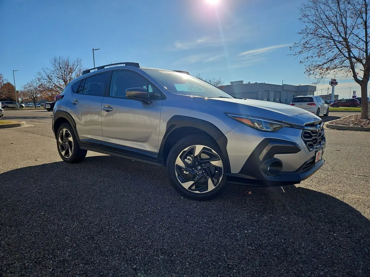2025 Subaru Crosstrek Limited photo 2