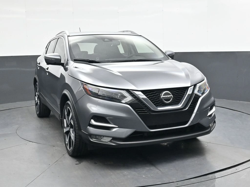 2022 Nissan Rogue Sport SL's photo