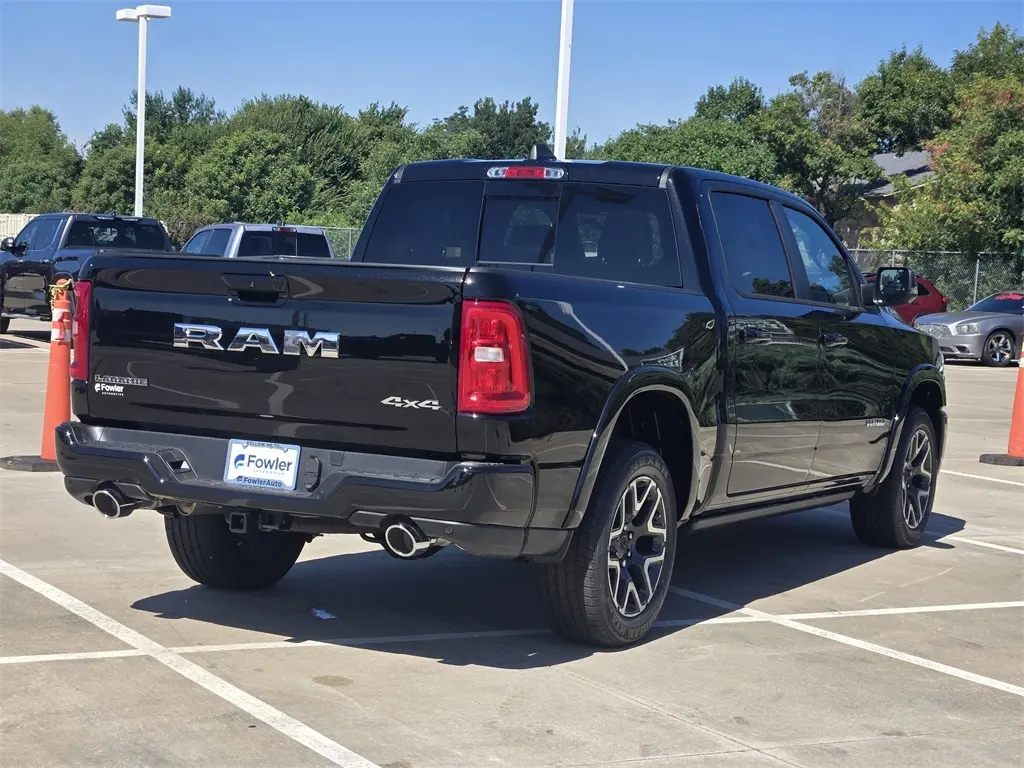 2026 Ram 1500 Laramie photo 4
