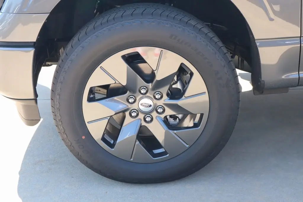 2025 Ford F-150 STX photo 14