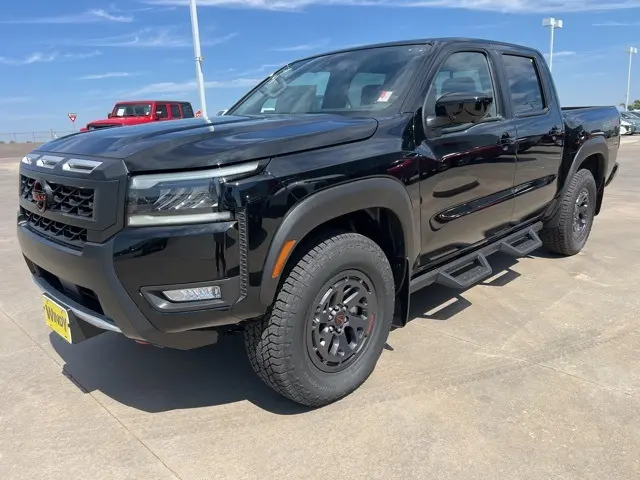 2026 Nissan Frontier PRO-4X photo 3