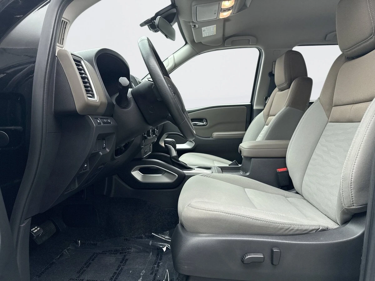 2023 Nissan Frontier SV - Photo 11