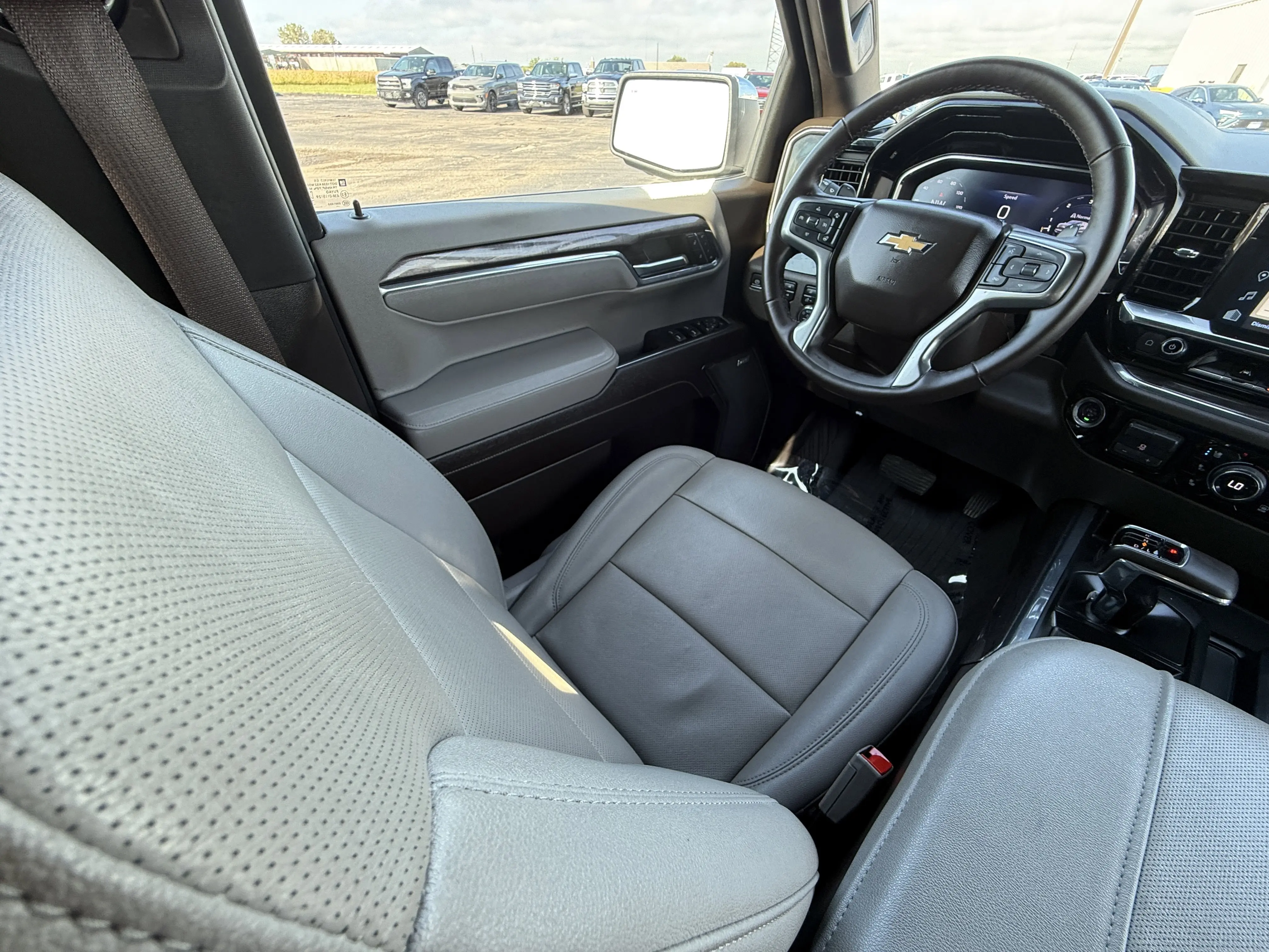 2024 Chevrolet Silverado 1500 LTZ photo 21