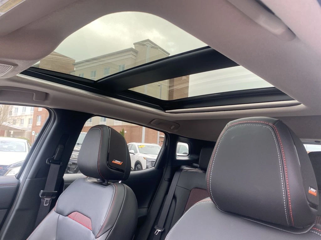 2026 Nissan KICKS SR - Photo 18