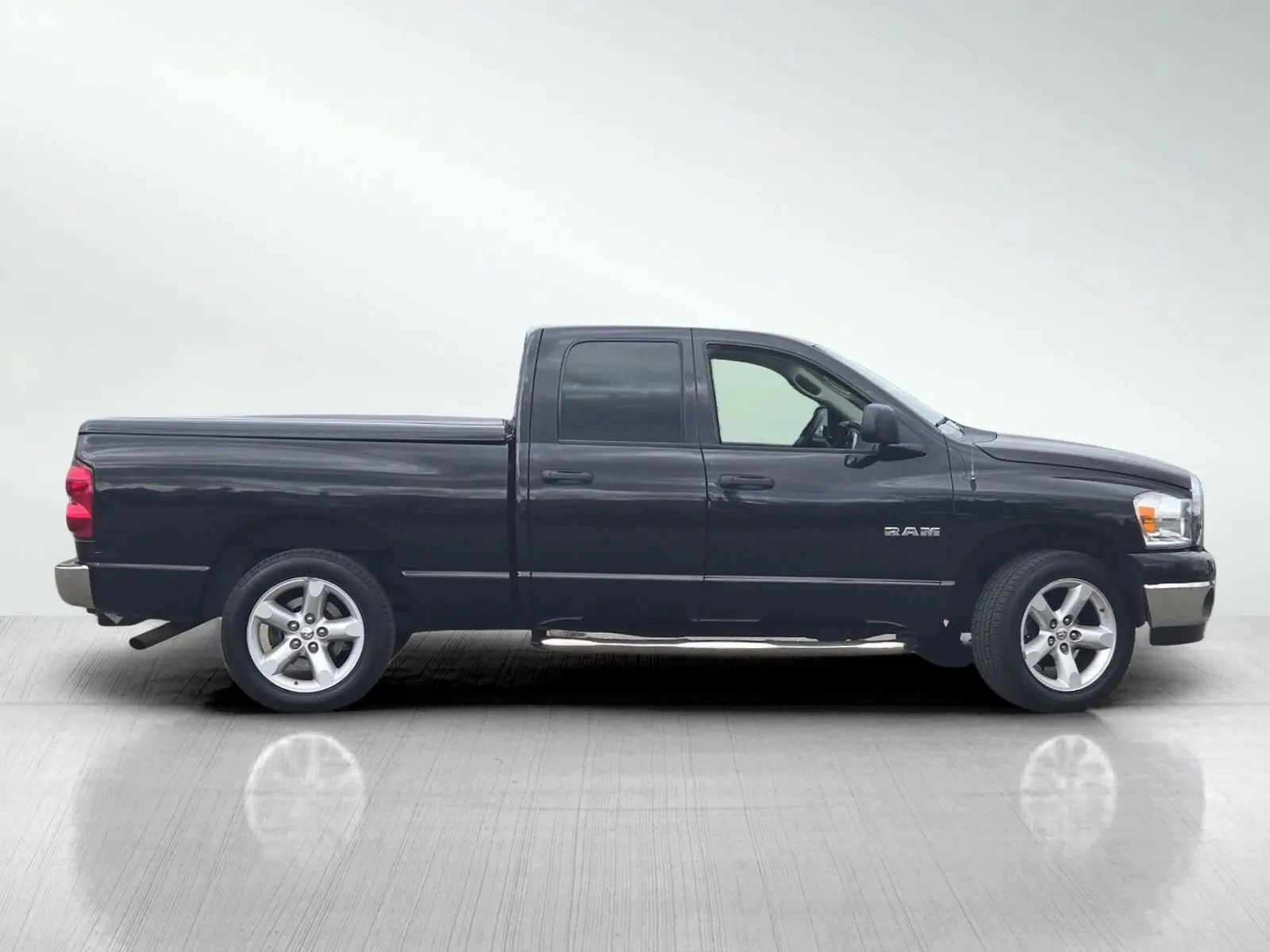 2008 Dodge Ram SLT photo 3