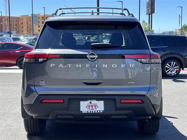 2025 Nissan Pathfinder SV photo 5
