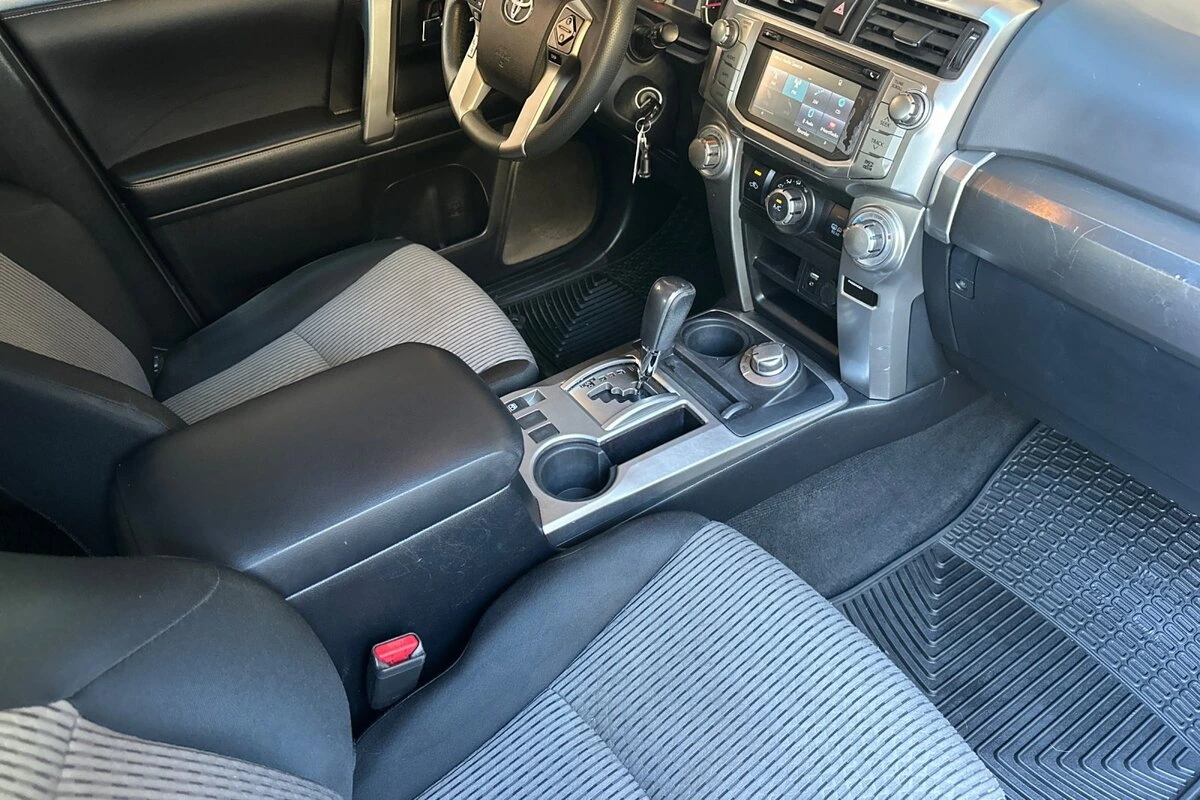2019 Toyota 4Runner SR5 - Photo 16