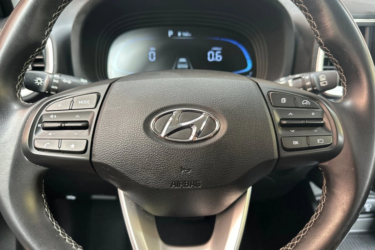 2025 Hyundai Venue SEL - Photo 23