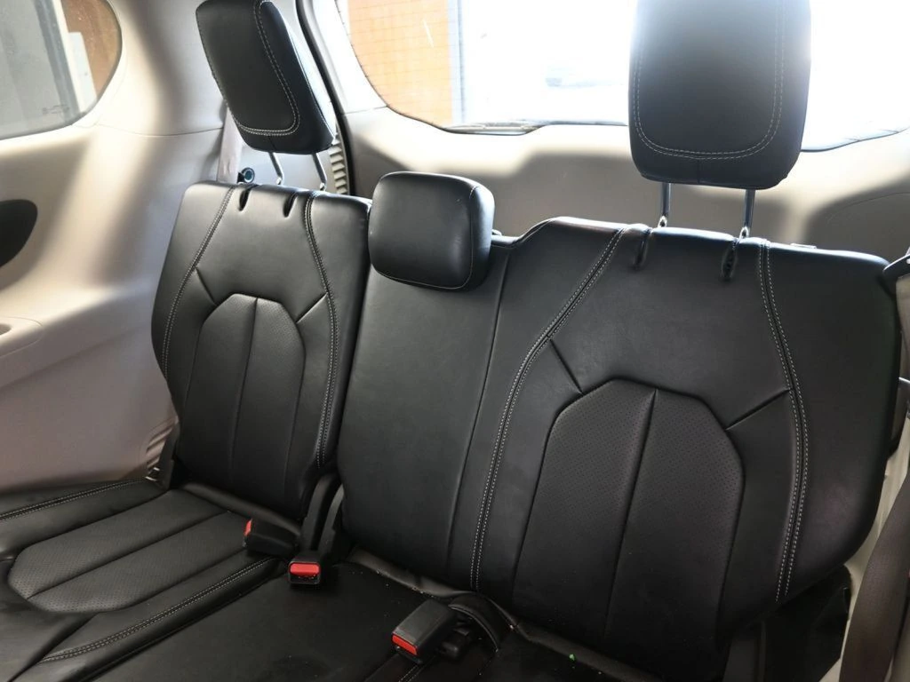 2024 Chrysler Pacifica Touring L - Photo 16
