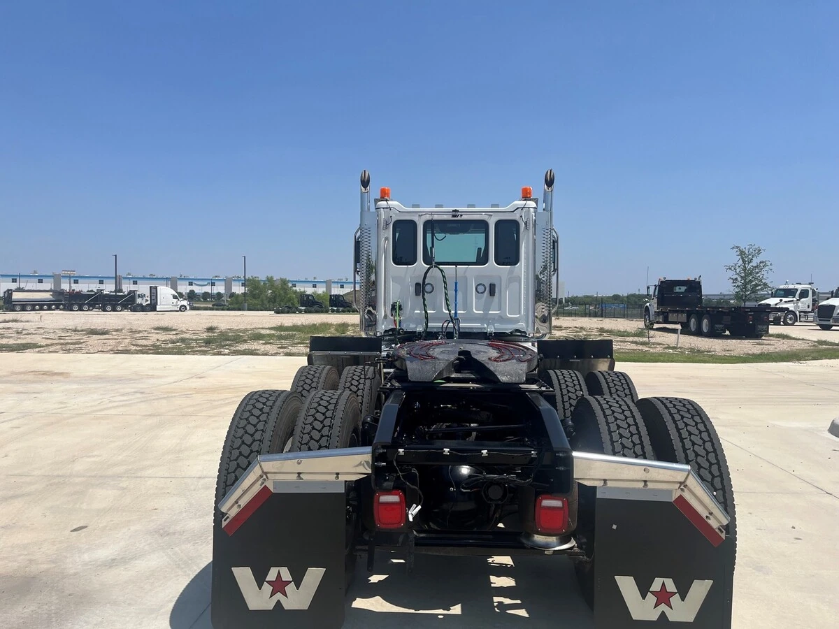 2027 Western Star 49X — photo 6