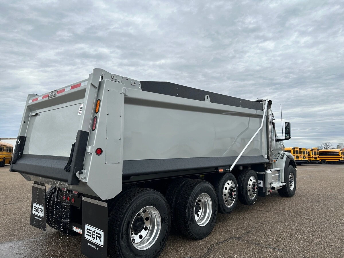 2026 International HX - image 3