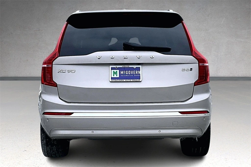 2023 Volvo - image 5