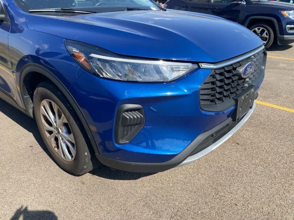 2023 Ford Escape Active photo 3