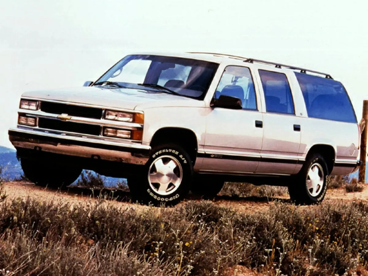 1999 Chevrolet Suburban Base's photo