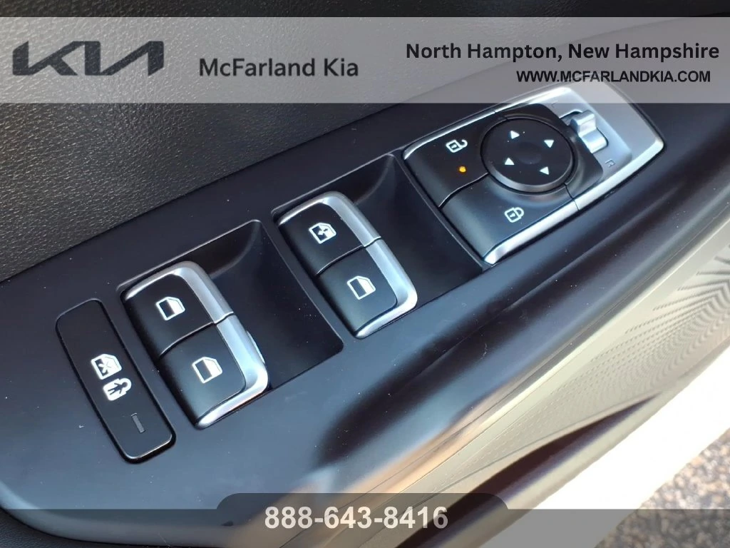 2025 Kia K5 LXS - Photo 16