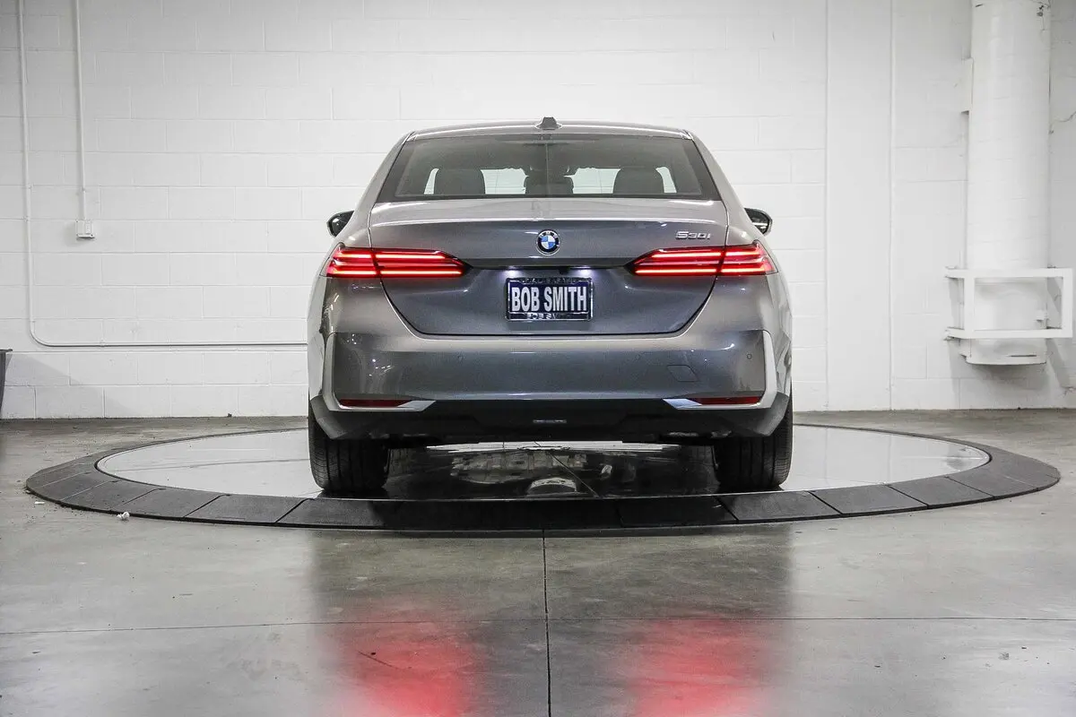 2025 Bmw 530i 5-Series photo 4