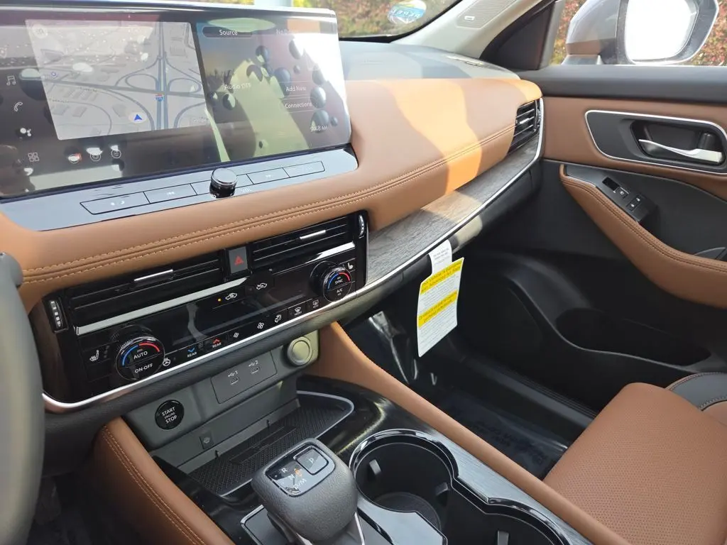 2026 Nissan Rogue Platinum photo 37