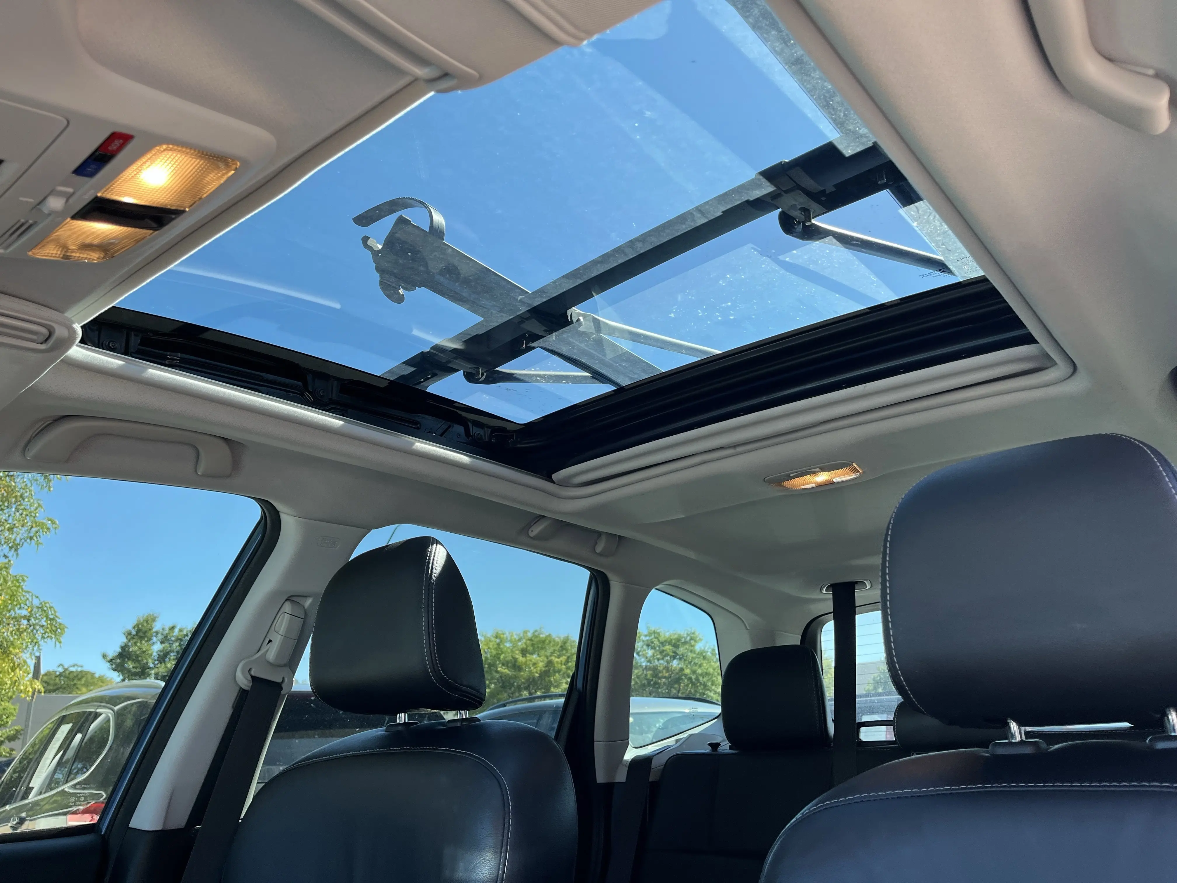 2017 Subaru Forester Touring photo 9