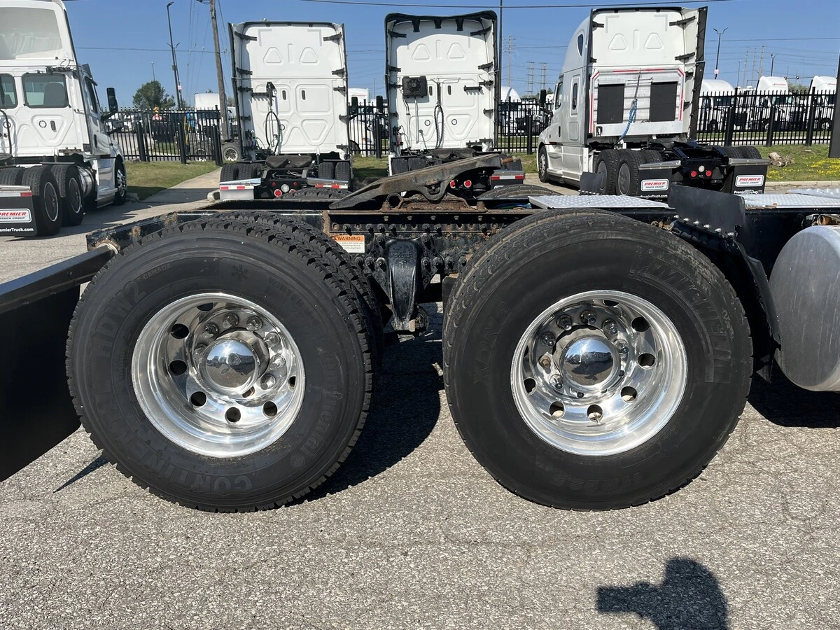 2020 Freightliner Cascadia — photo 7