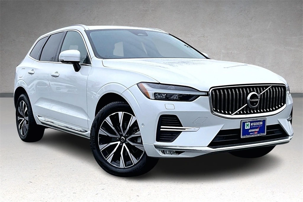 2023 Volvo - image 3