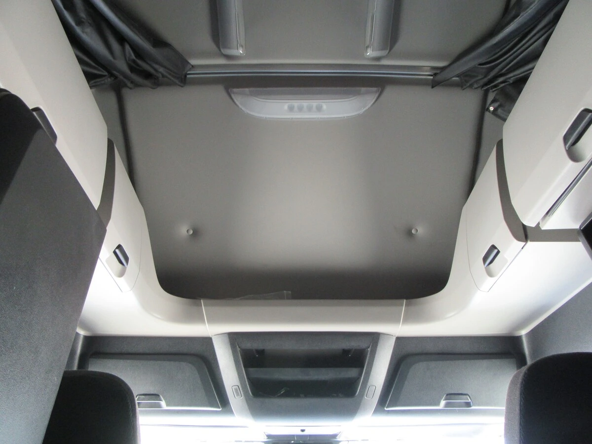 2025 Freightliner Cascadia - image 28