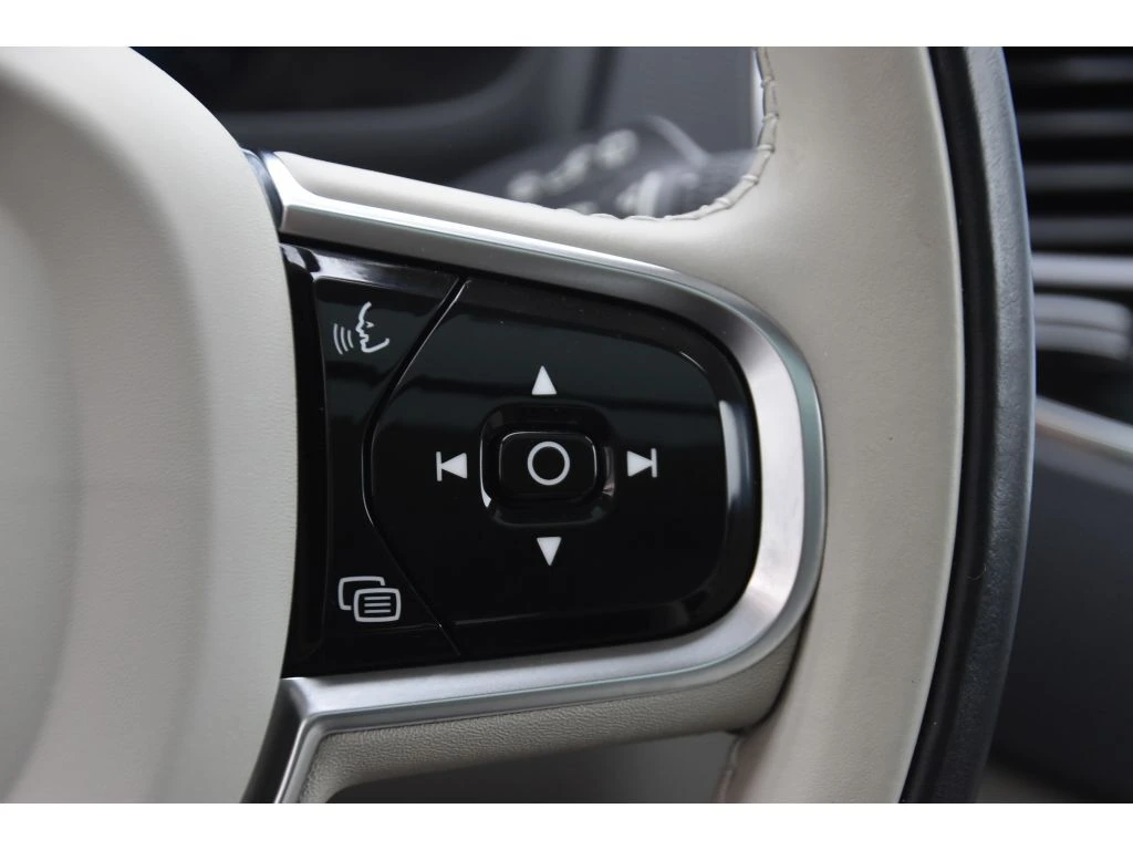 2023 Volvo - image 36