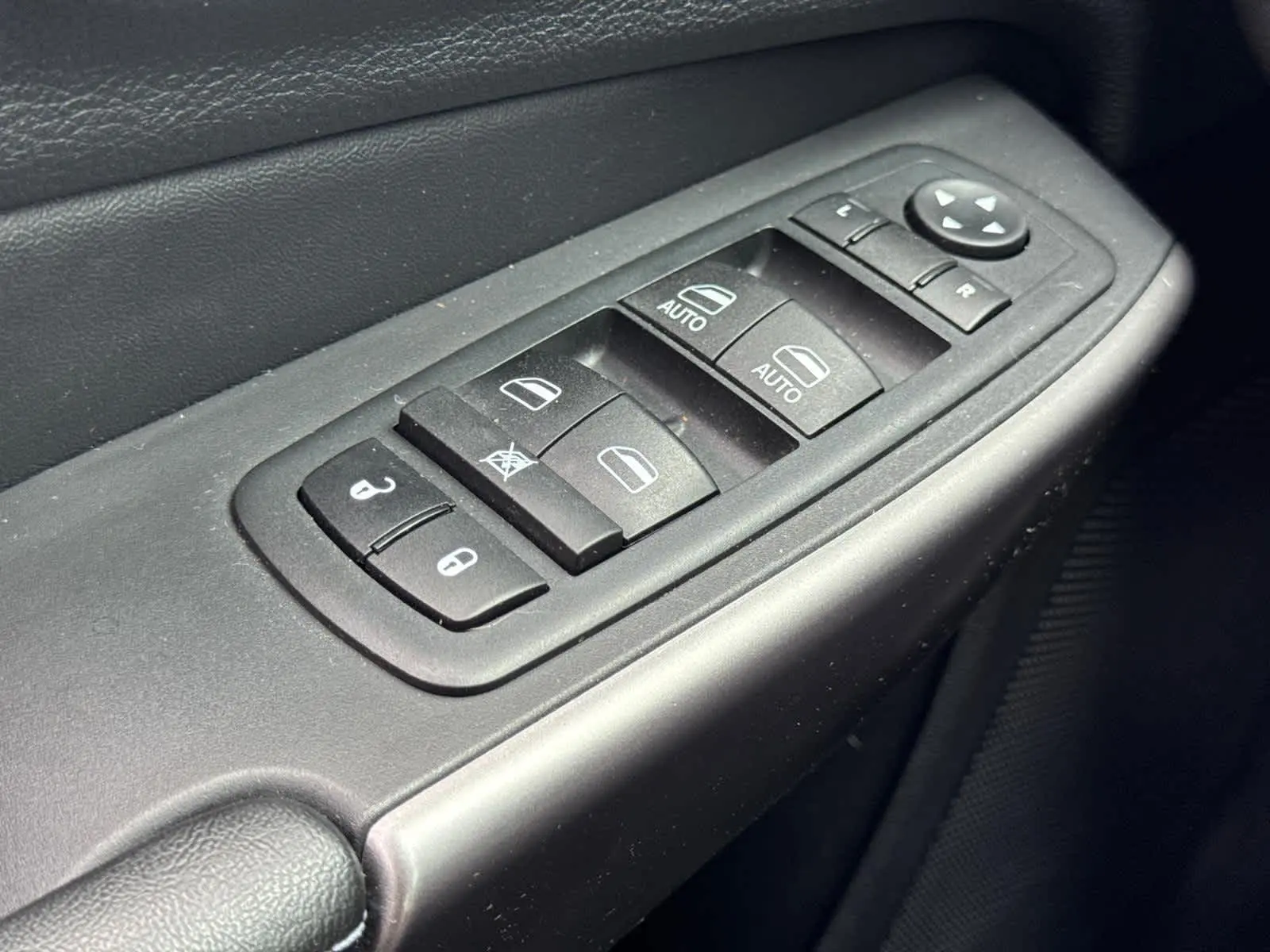 2020 Jeep Cherokee Latitude photo 23