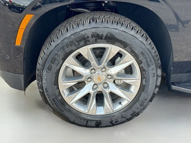 2025 Chevrolet Suburban Premier - Photo 45