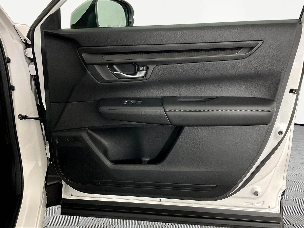 2025 Honda CR-V LX - Photo 26