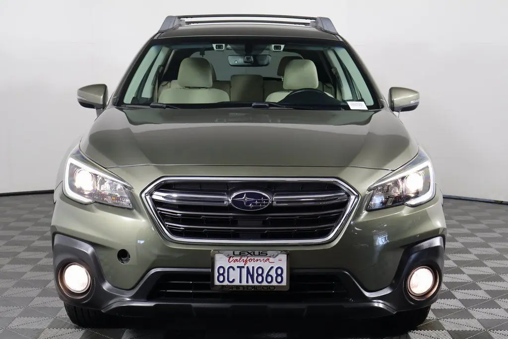 2018 Subaru Outback 2.5i Premium photo 2