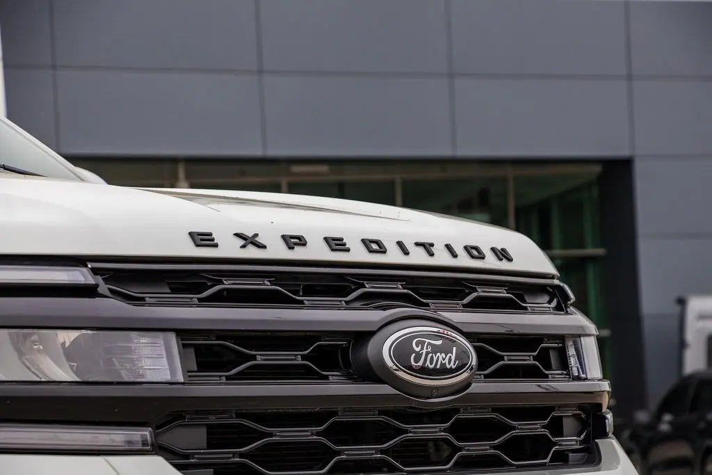 2022 Ford Expedition Limited photo 3