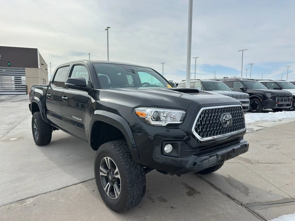 Used 2019 Toyota Tacoma TRD Sport with VIN 3TMCZ5ANXKM224175 for sale in Kansas City