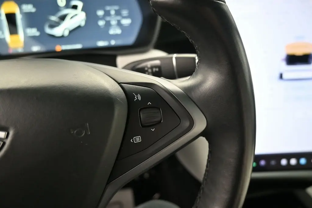 2019 Tesla Model X Long Range photo 29