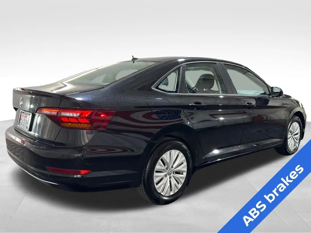 2019 Volkswagen Jetta S photo 3