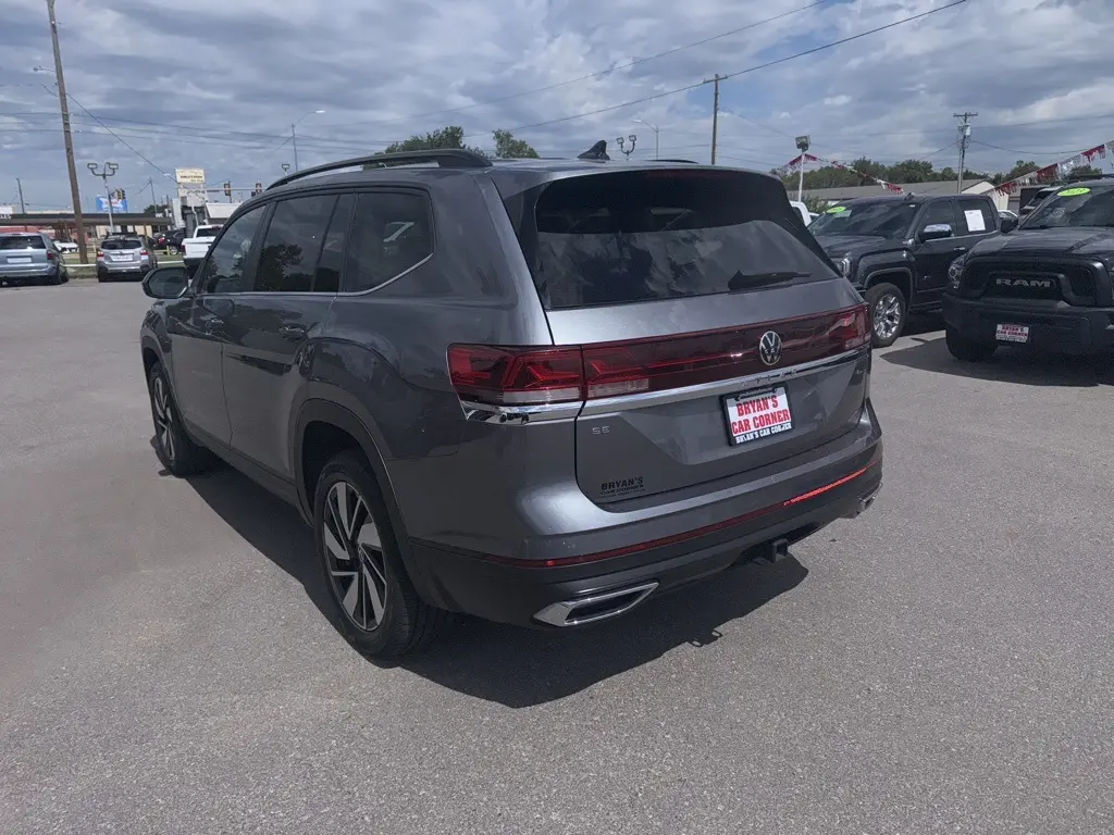 2024 Volkswagen Atlas SE photo 5